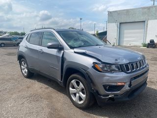 2018 Jeep Compass Latitude 4x4 - Exterior Front Right Corner Image